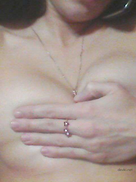 Private Photo of Modest Girl Exposed: Explicit and Bold Selfie Shot