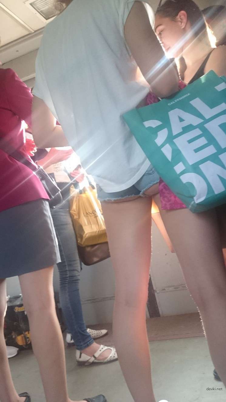 Sexy Young Girls' Butts in Short Shorts - Explicit Booty Display