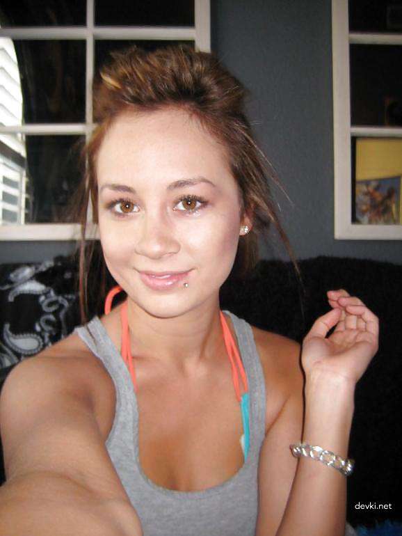 Private Erotic Photos of a Cute Girl: Explicit and Provocative Content