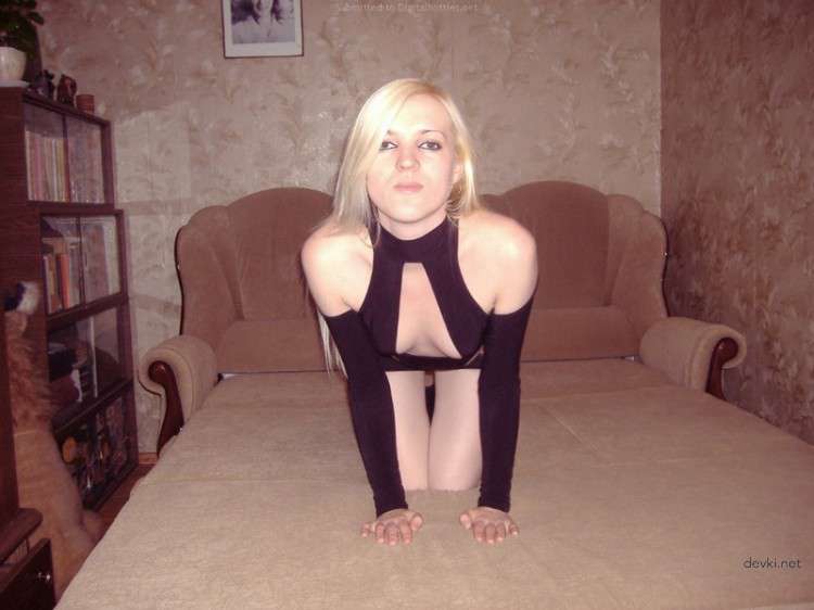 Blonde Bombshell's Personal Explicit Photos - XXX Content