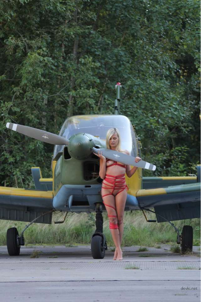 Explicit Erotica of Cute Girl: Sensual and Seductive Photoshoot