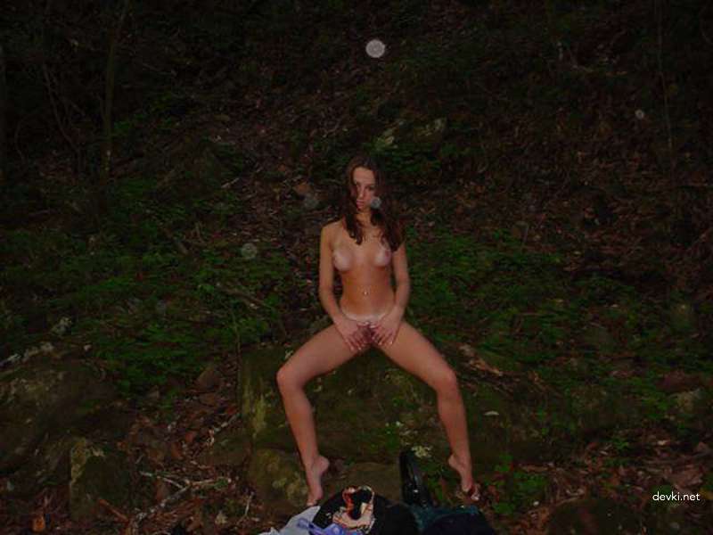 Explicit Nude Outdoor Photoshoot with Naked Girl - Private Nature Pic