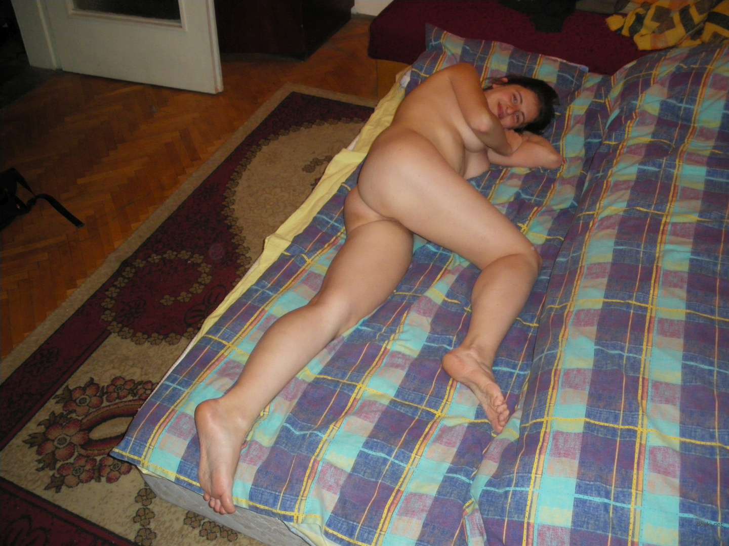Naked Moscow Girl Exposing All in Explicit Photoshoot