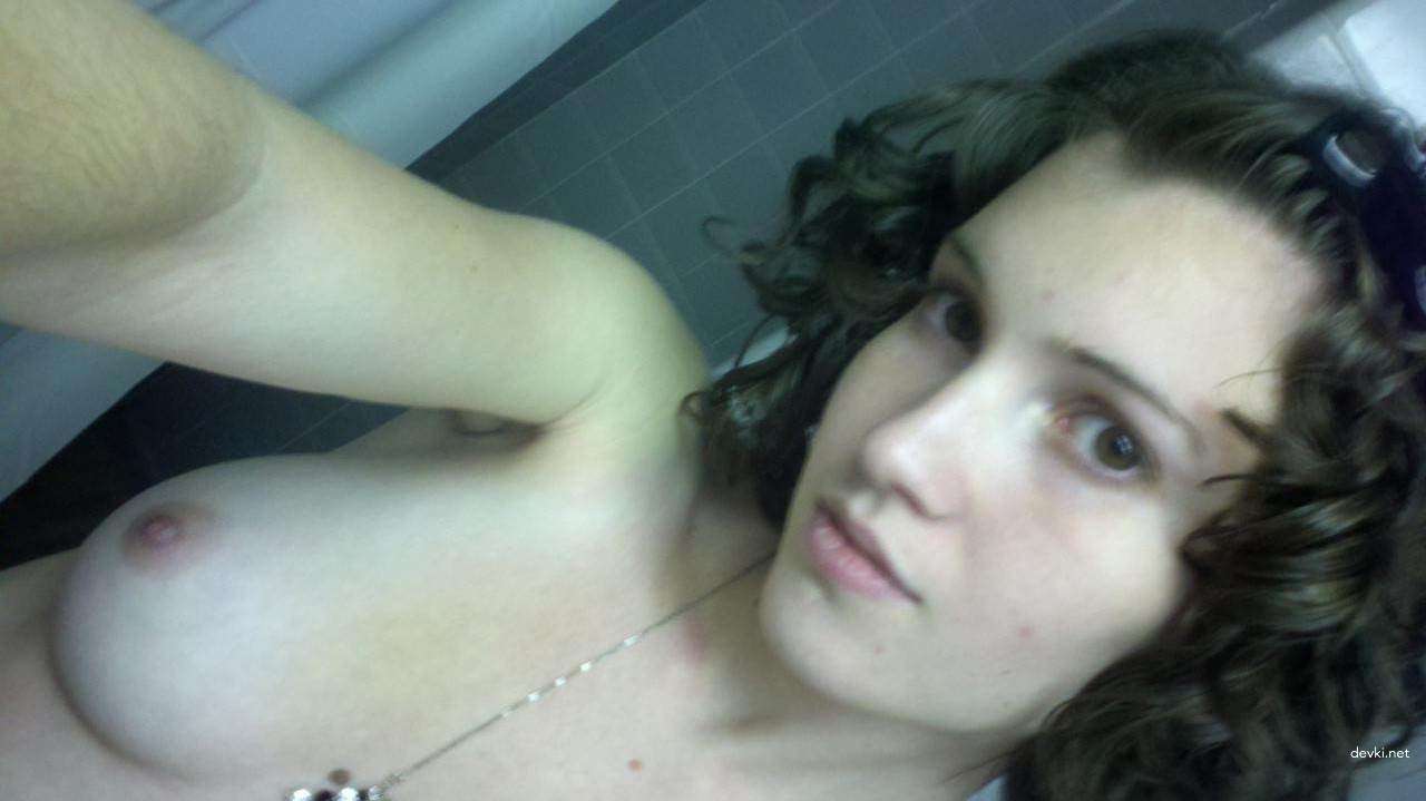 Sexy Selfie of a Girl at Home - Hot and Naughty Amateur Photo