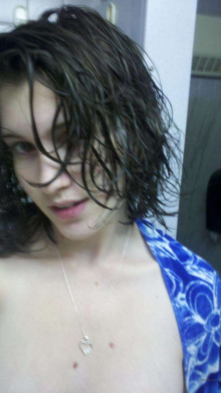 Sexy Selfie of a Girl at Home - Hot and Naughty Amateur Photo