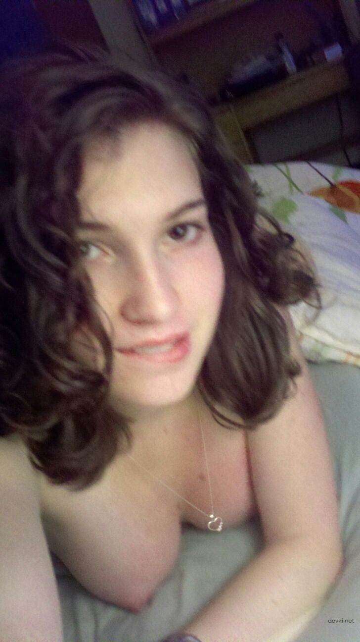 Sexy Selfie of a Girl at Home - Hot and Naughty Amateur Photo