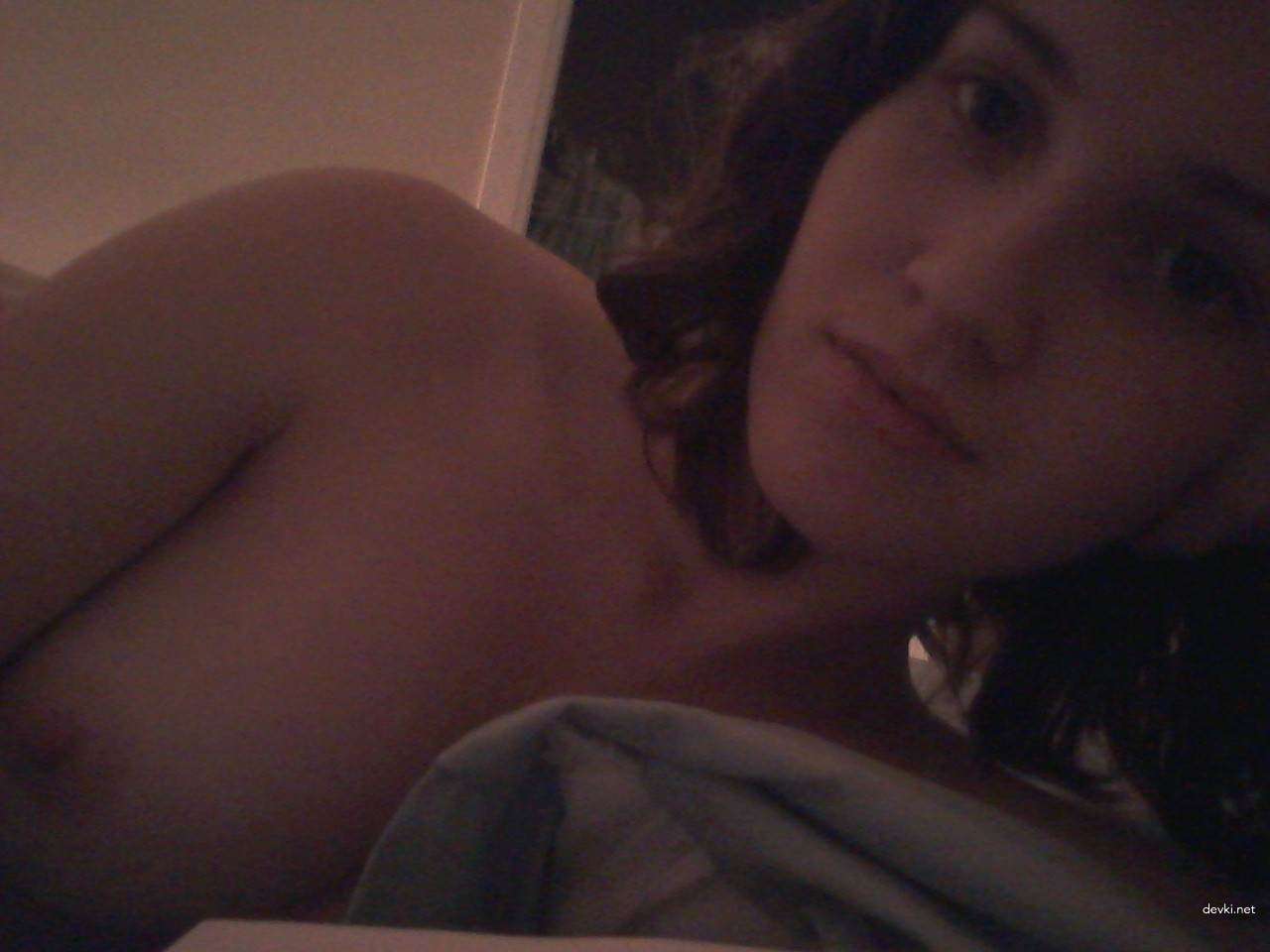 Sexy Selfie of a Girl at Home - Hot and Naughty Amateur Photo