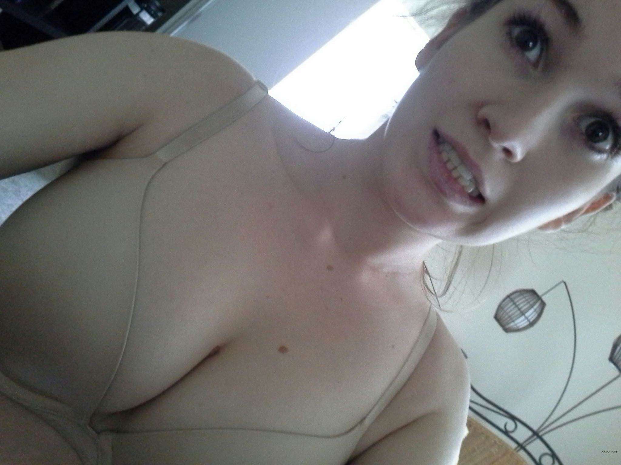 Sexy Selfie of a Girl at Home - Hot and Naughty Amateur Photo