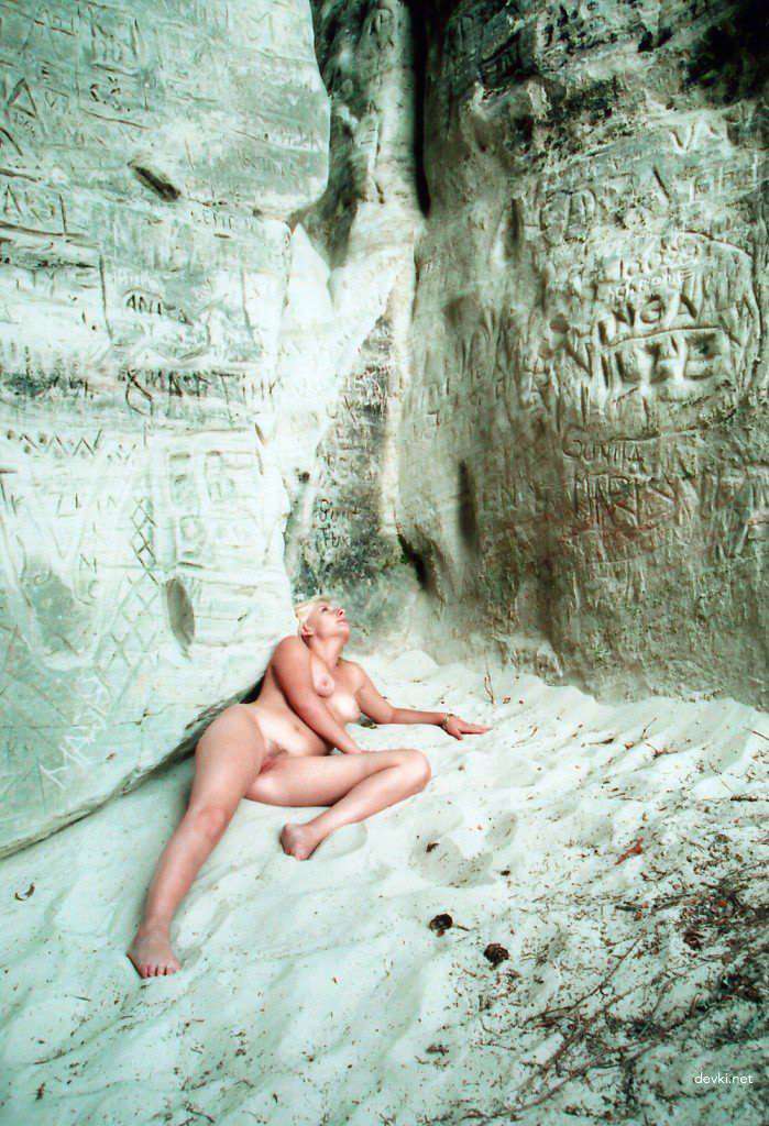 Private Erotic Photo Compilation Part 4: Sensual and Provocative Adult Images