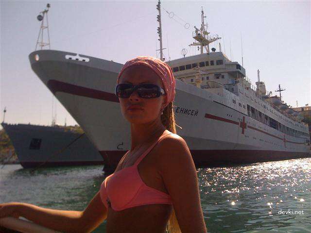 Slender Blonde Babe at the Beach: Hot Bikini Body on Display