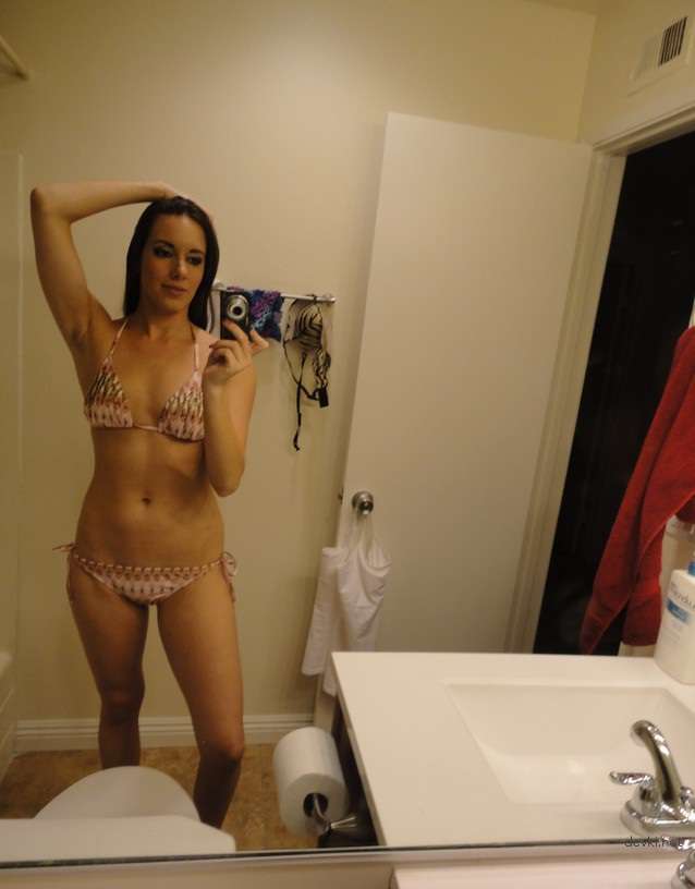 Brunette Blowjob: Hot Chick Sucks Big Cock - XXX Porn Photo