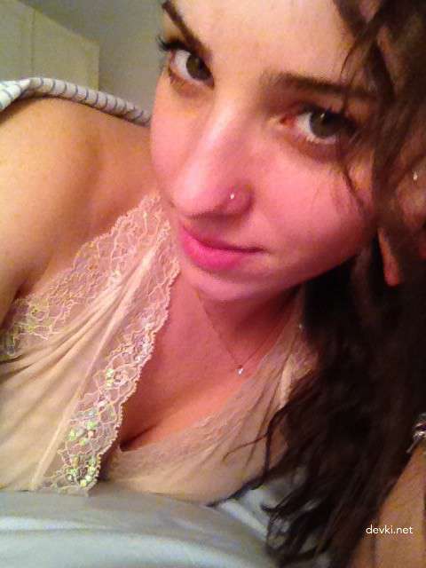 Explicit Photos of Young Girl's Pussy - XXX Images for Adults Only