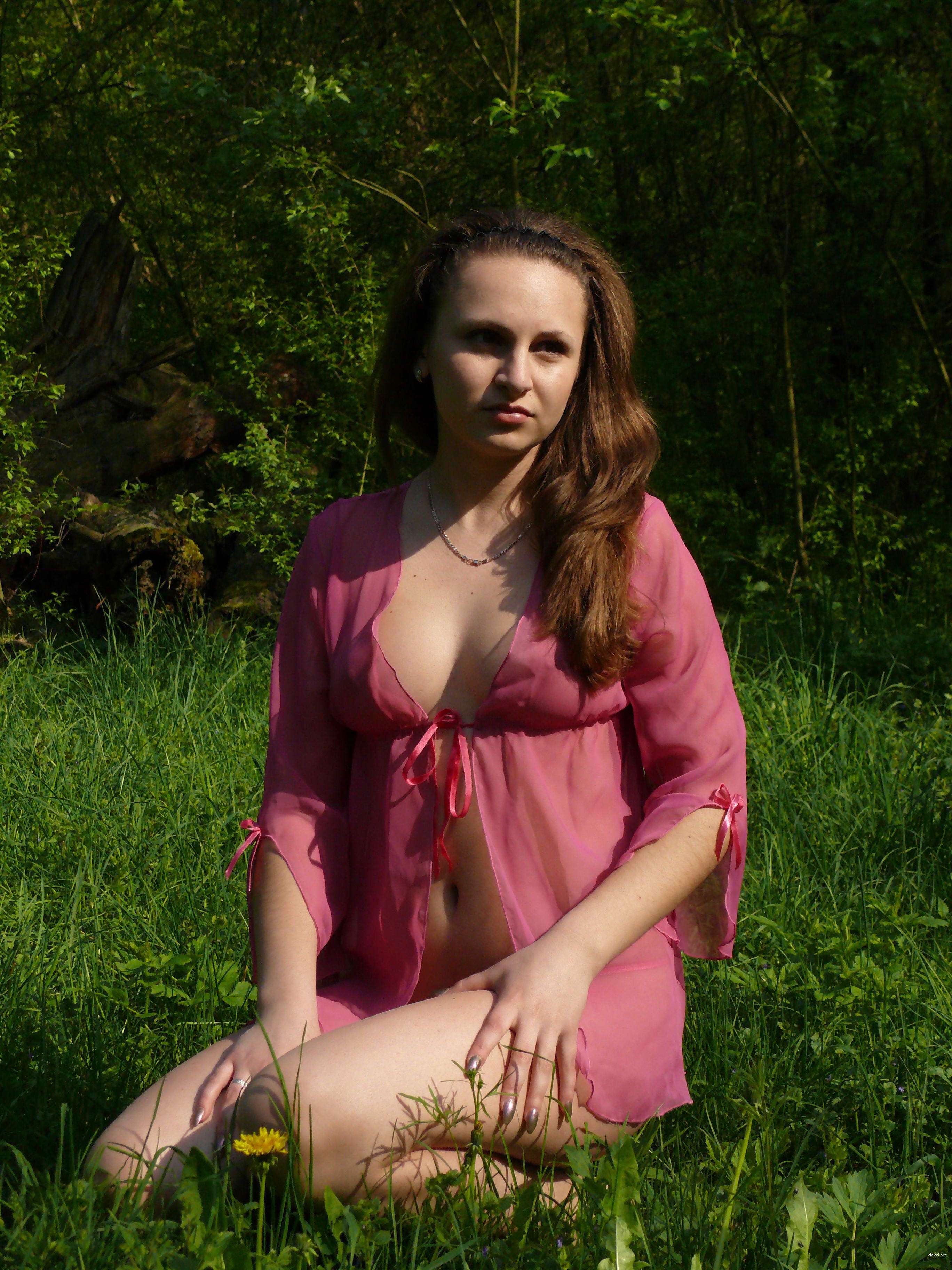 Explicit Home and Outdoor Photoshoot with Sexy Model: Hot Nature Session
