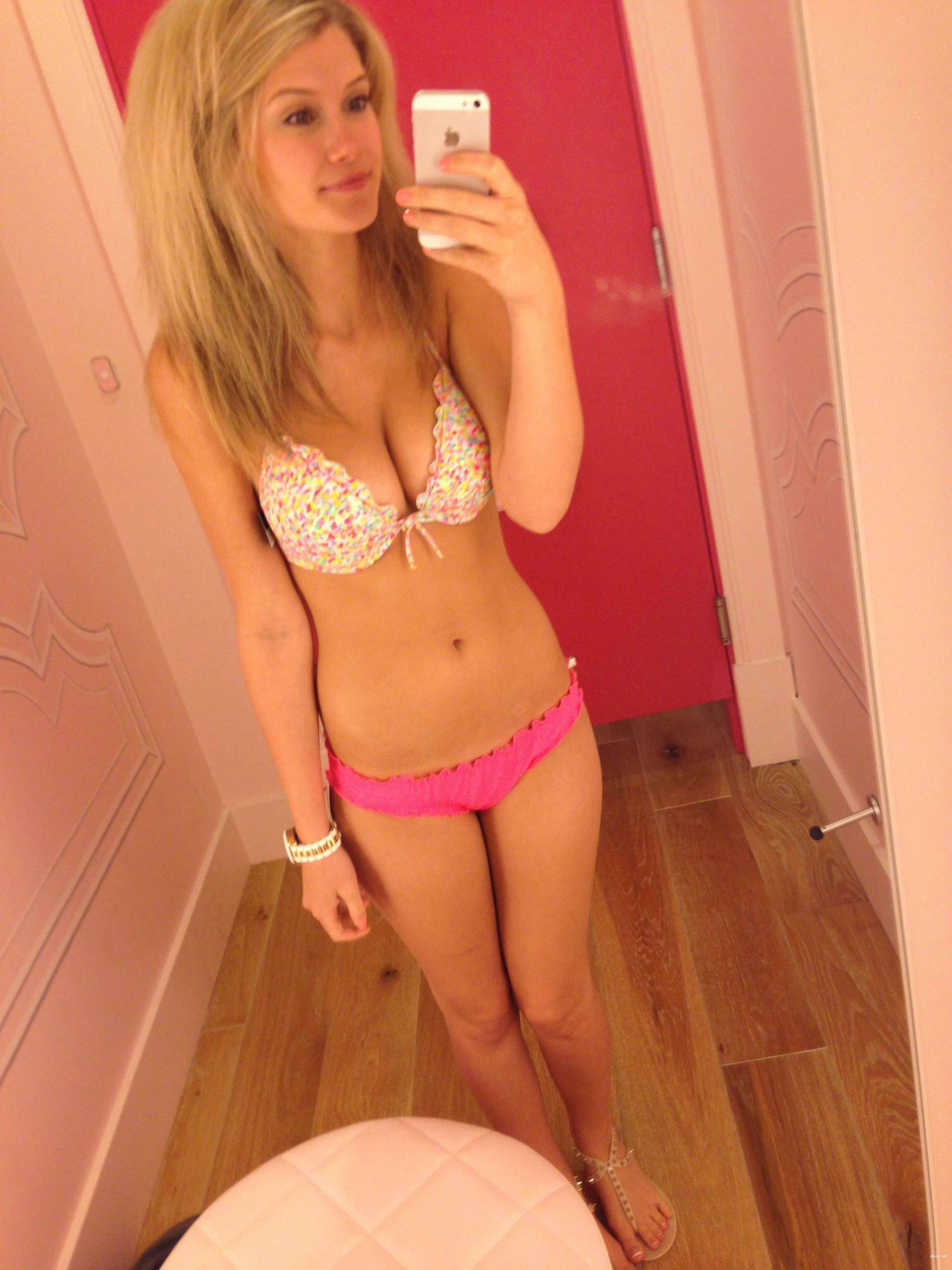 Stunning Girl's Sexy Figure - Sizzling Hot Curves and Toned Body