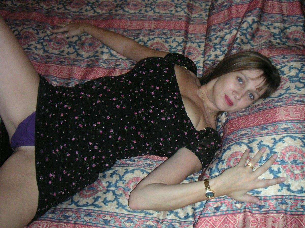 Sexy Girl Strips on Bed: Hot Bedroom Tease with Seductive Undressing