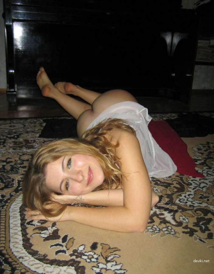 Private Photos of Cute Girl: Explicit and Sensual Images of Seductive Beauty