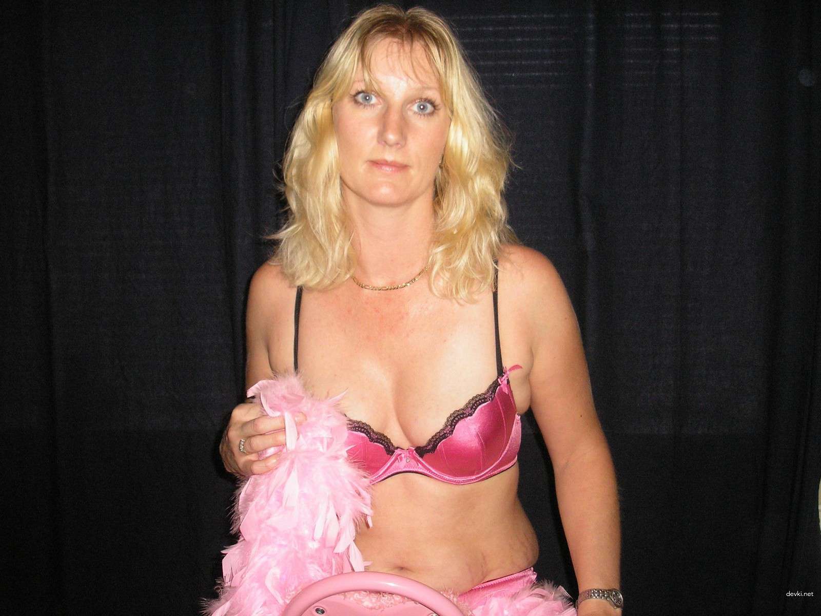 Mature MILF Fucks Her Pussy - Explicit Solo Porn Photo