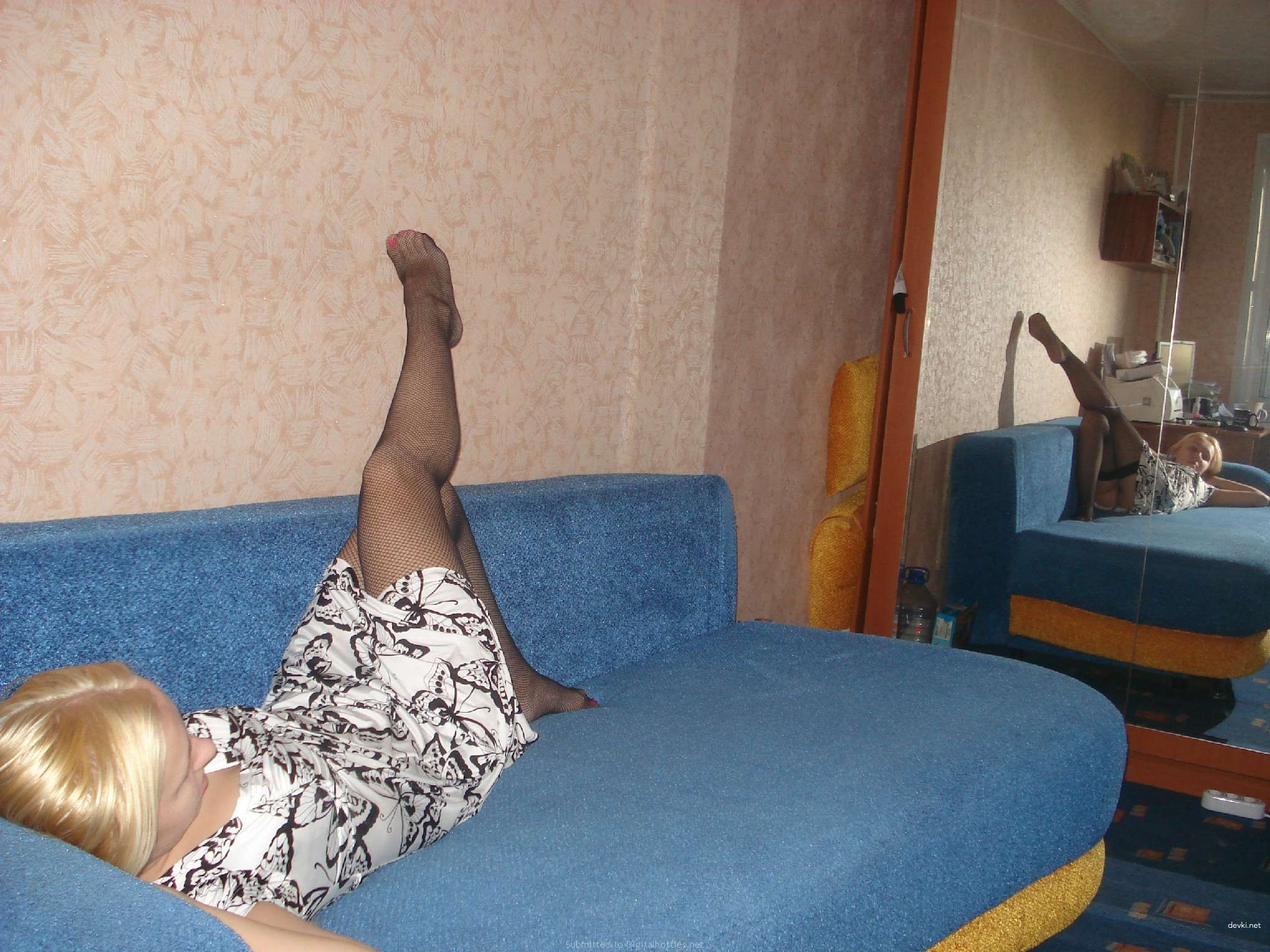 Russian Slut's Intimate Home Photo Shoot Exposed