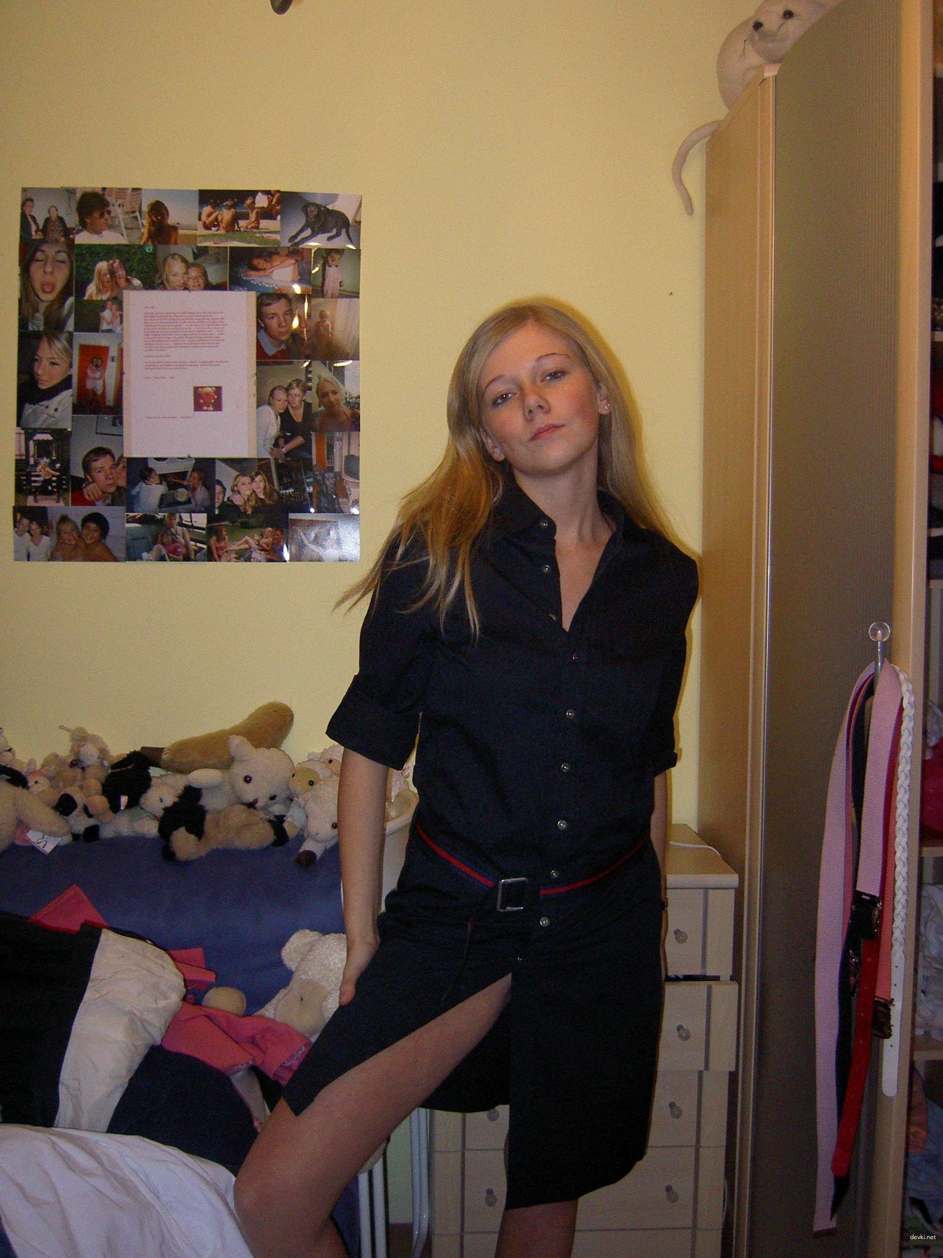 Caught on Camera: Girl Caught Changing Clothes - Shocking and Explicit Footage!