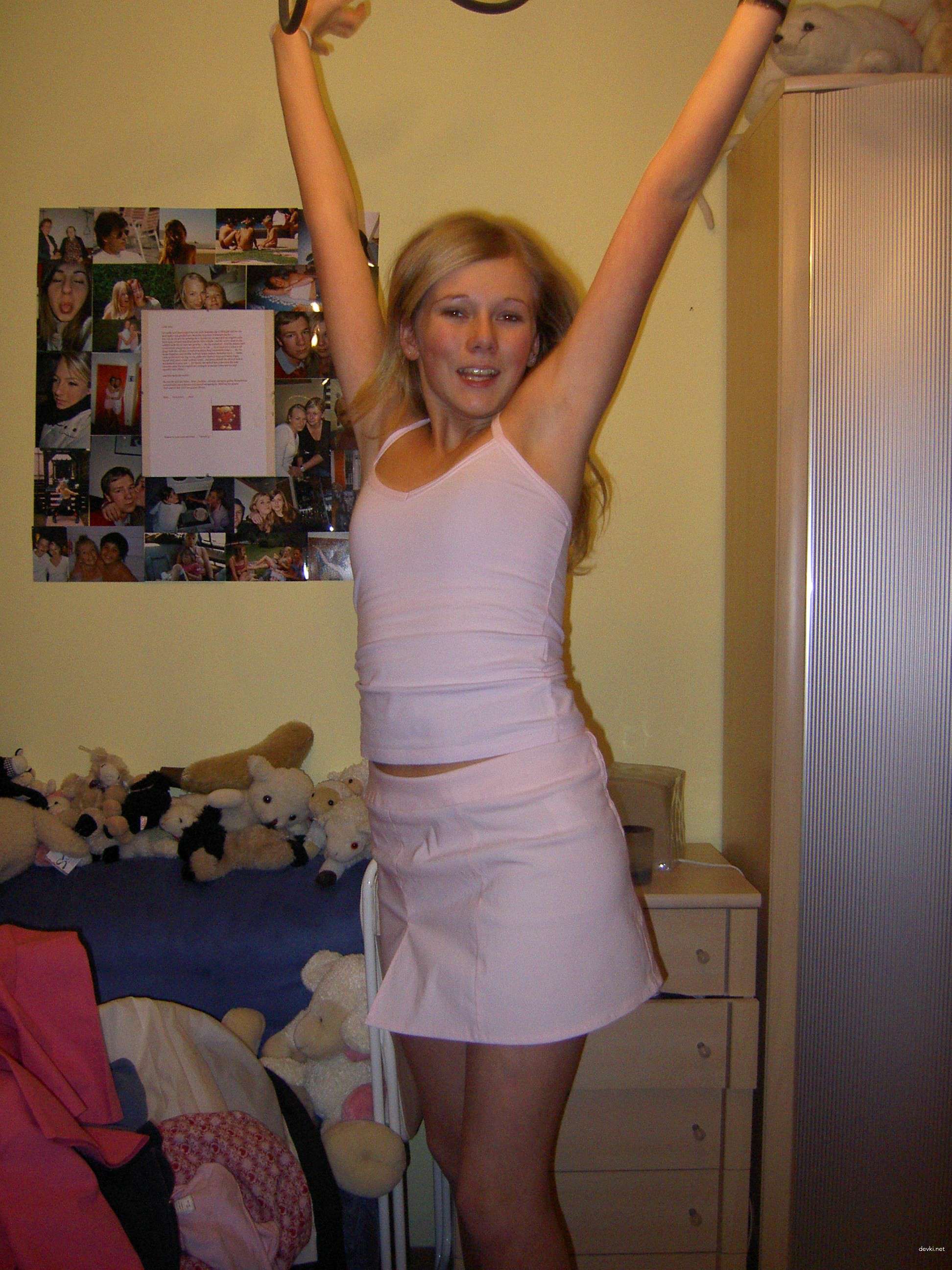 Caught on Camera: Girl Caught Changing Clothes - Shocking and Explicit Footage!