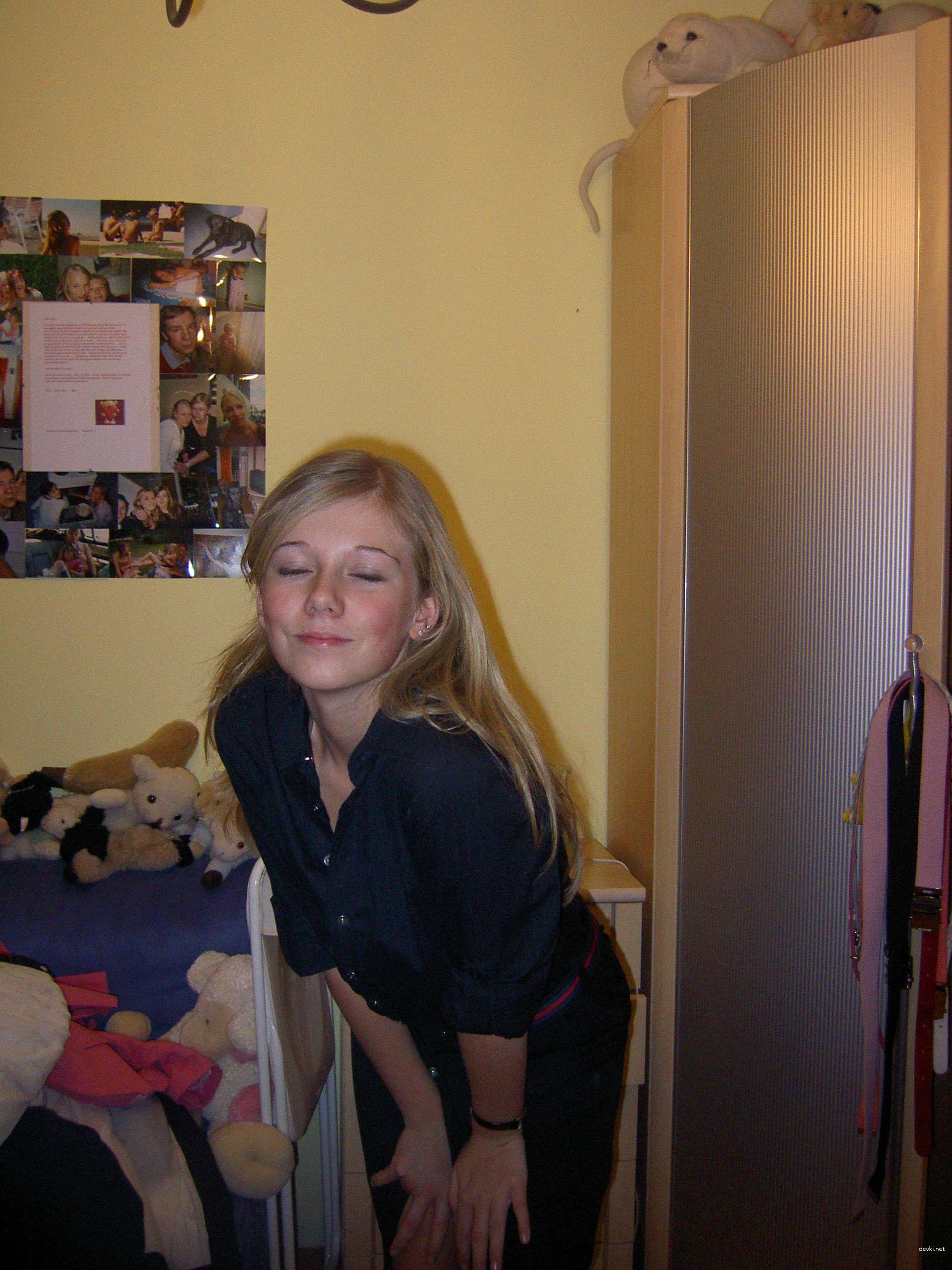 Caught on Camera: Girl Caught Changing Clothes - Shocking and Explicit Footage!
