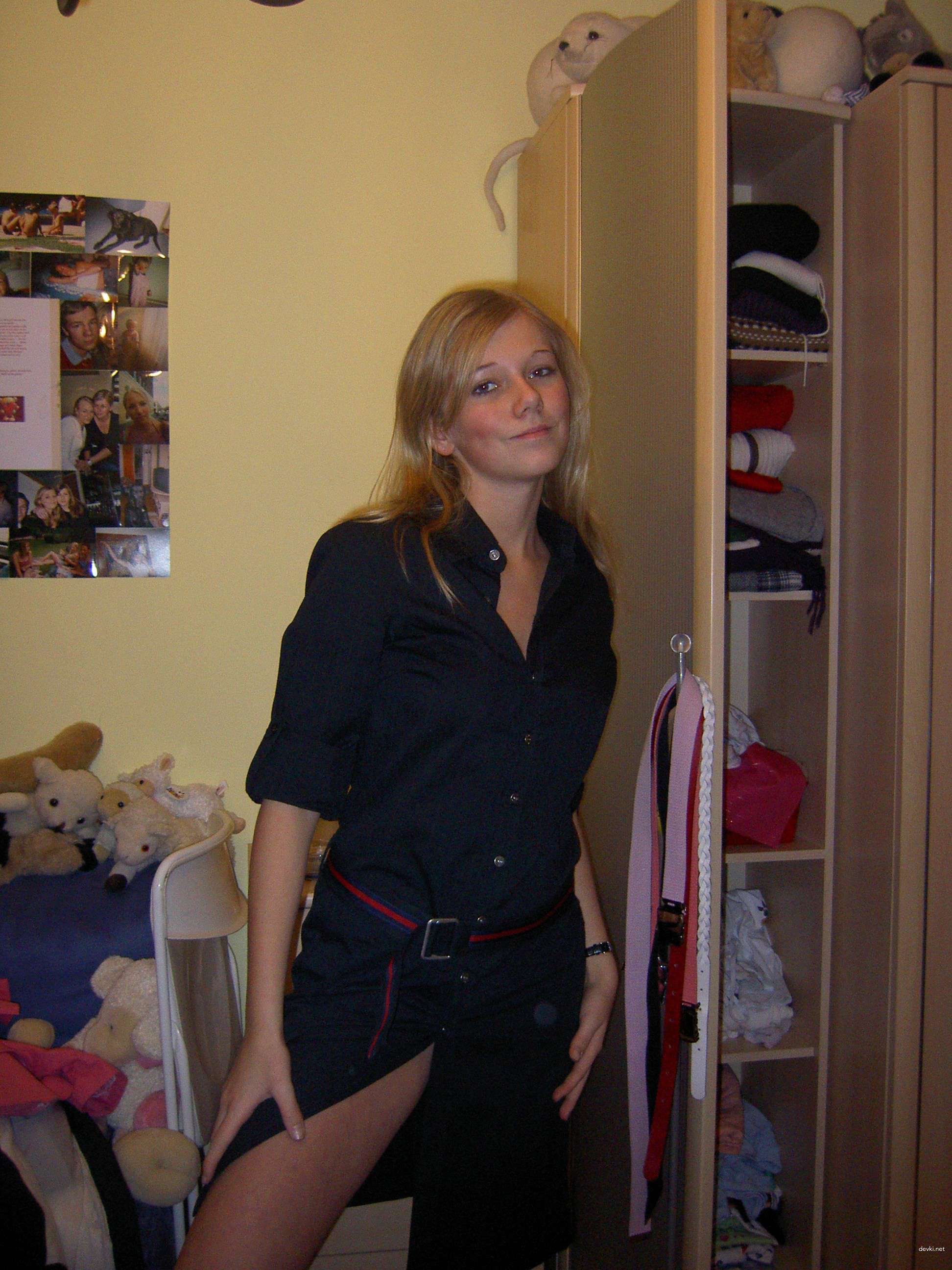 Caught on Camera: Girl Caught Changing Clothes - Shocking and Explicit Footage!