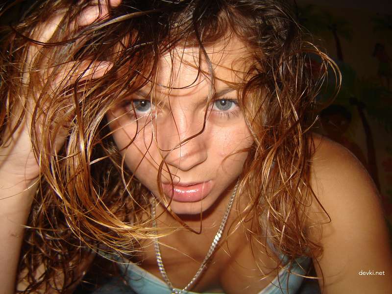 Sensual Brunette's Erotic Display: Seductive and Steamy Photoshoot