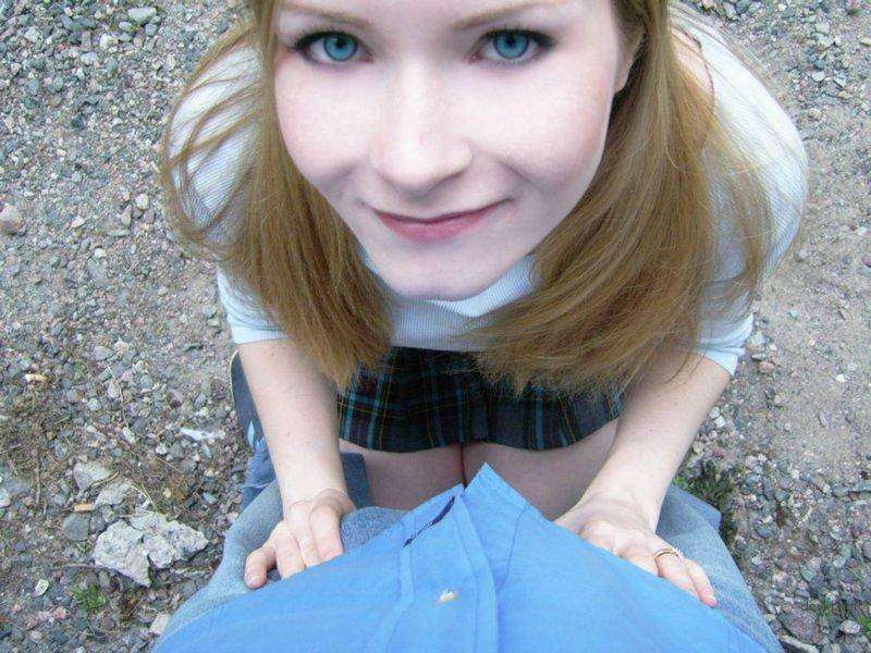 Blue-eyed beauty gives intense blowjob