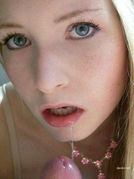 Blue-eyed beauty gives intense blowjob
