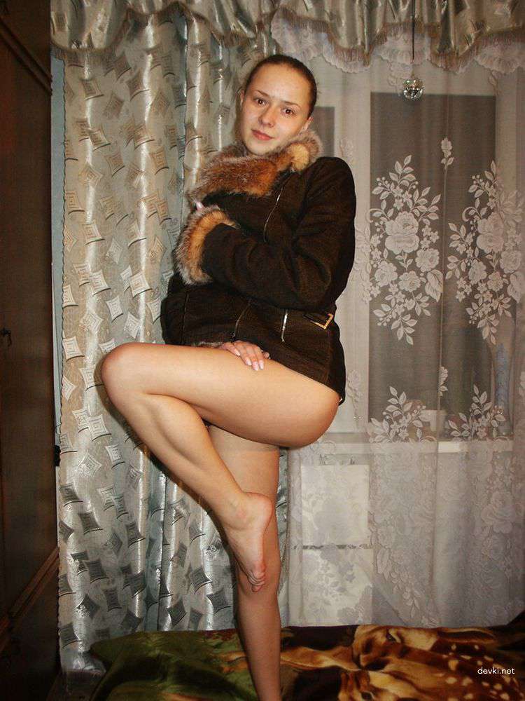 Sexy Young Wife in Her Room: Hot and Sultry Bedroom Photoshoot