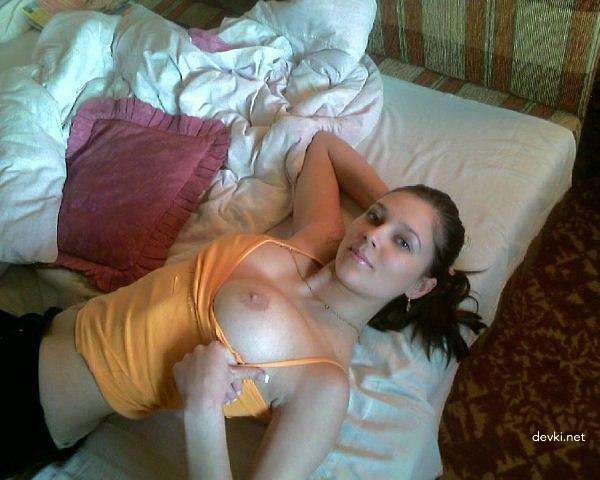 Explicit Collection of Naked Girls in Private Erotic Photos