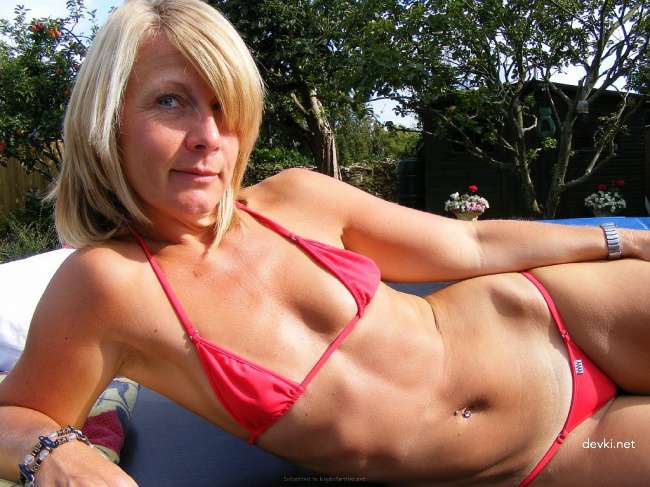 Hot Mature Women: Seductive and Confident Ladies in Lingerie