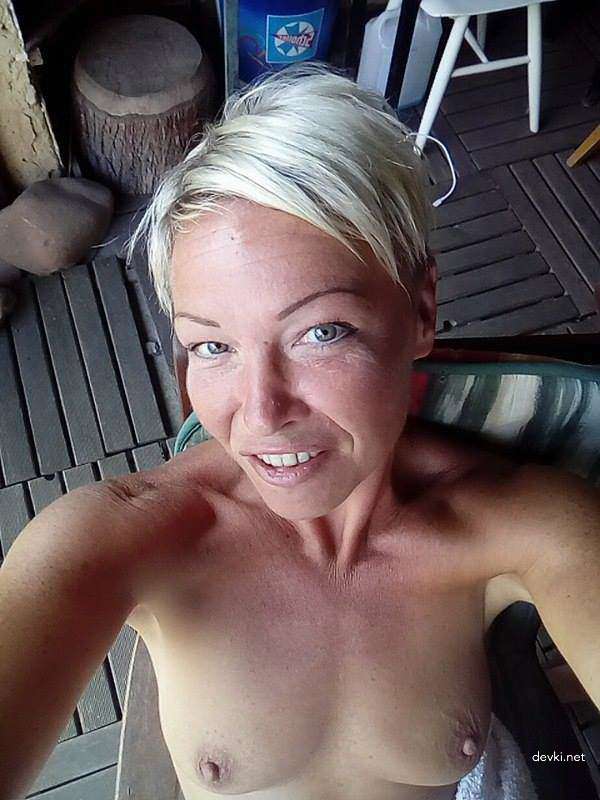 Mature Slut's Homemade Erotica and Porn - Explicit MILF Action