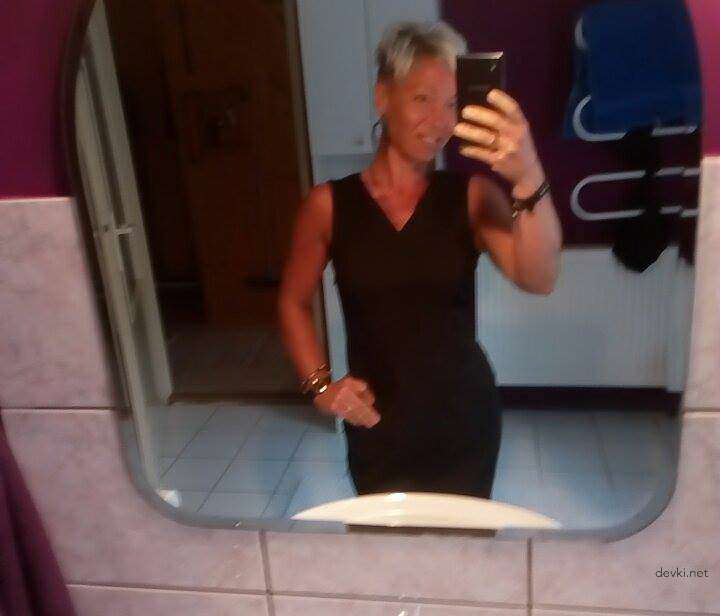 Mature Slut's Homemade Erotica and Porn - Explicit MILF Action