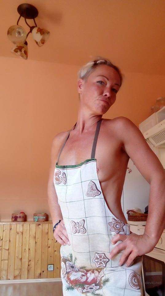 Mature Slut's Homemade Erotica and Porn - Explicit MILF Action