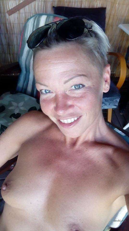 Mature Slut's Homemade Erotica and Porn - Explicit MILF Action