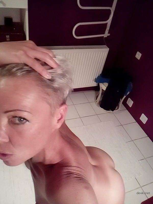 Mature Slut's Homemade Erotica and Porn - Explicit MILF Action