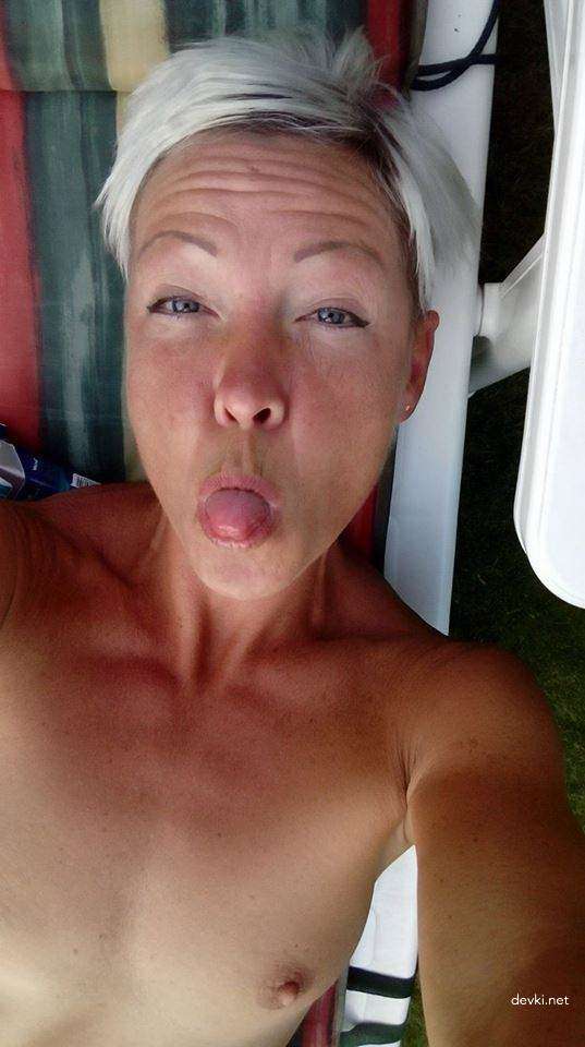 Mature Slut's Homemade Erotica and Porn - Explicit MILF Action