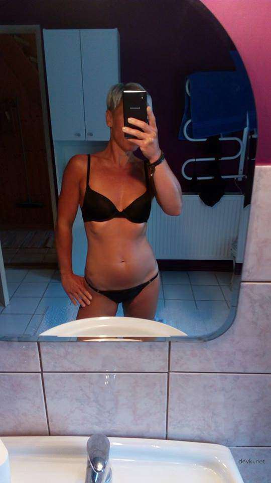 Mature Slut's Homemade Erotica and Porn - Explicit MILF Action