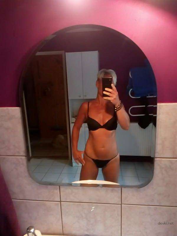 Mature Slut's Homemade Erotica and Porn - Explicit MILF Action