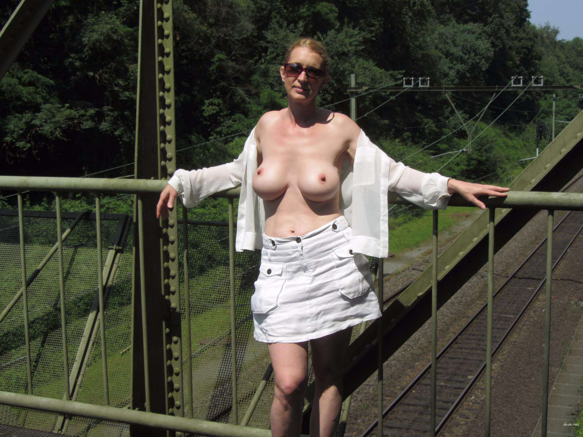 Mature Woman Gets Turned On by Naked Strolls: Explicit Voyeurism in Public