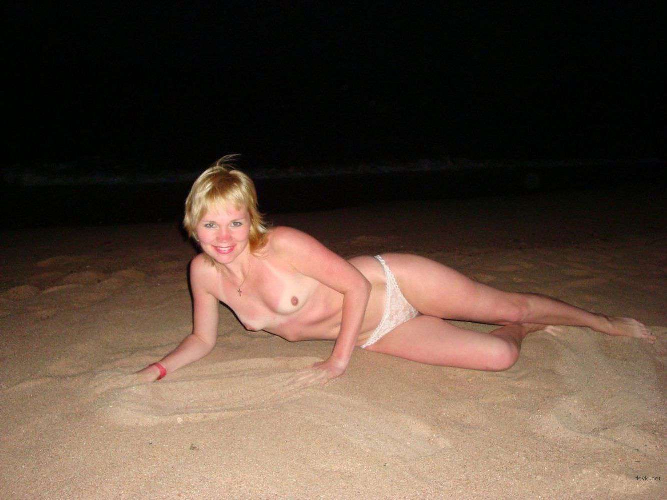 Sexy Blonde Naked on Vacation - Hot Bikini Babe Exposed!