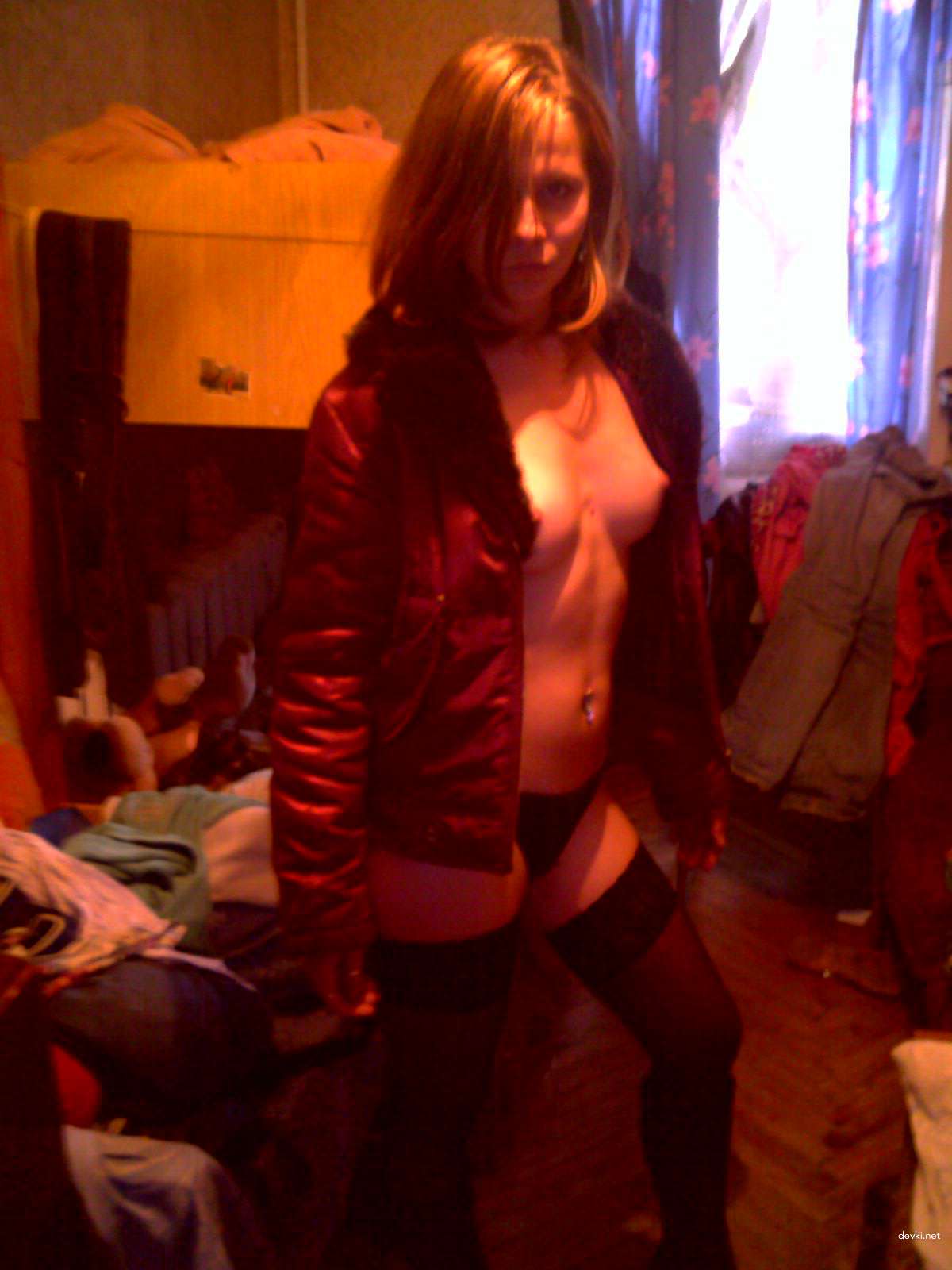 Hot Young Girl Poses Naked - Explicit Nude Photoshoot