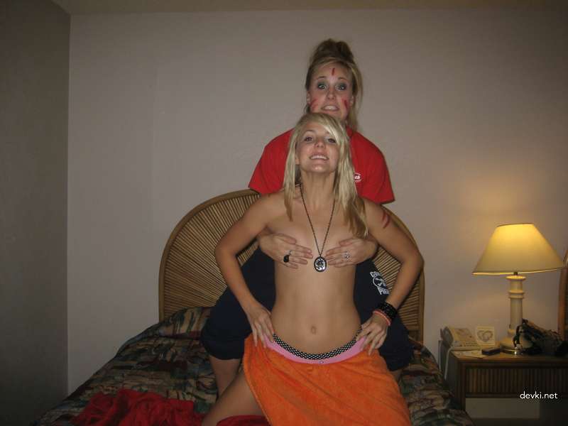 Amateur Blonde Babes Collection: Explicit Blonde Girls Photos