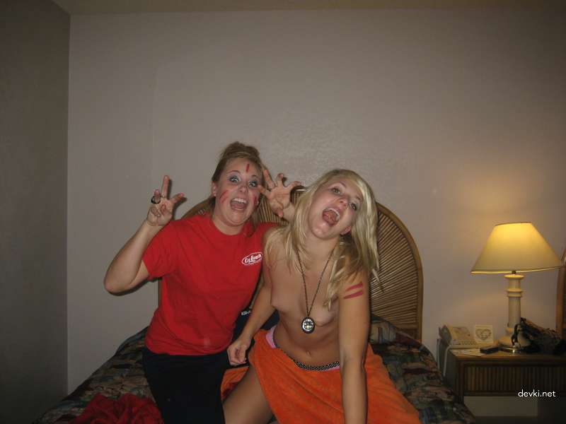Amateur Blonde Babes Collection: Explicit Blonde Girls Photos