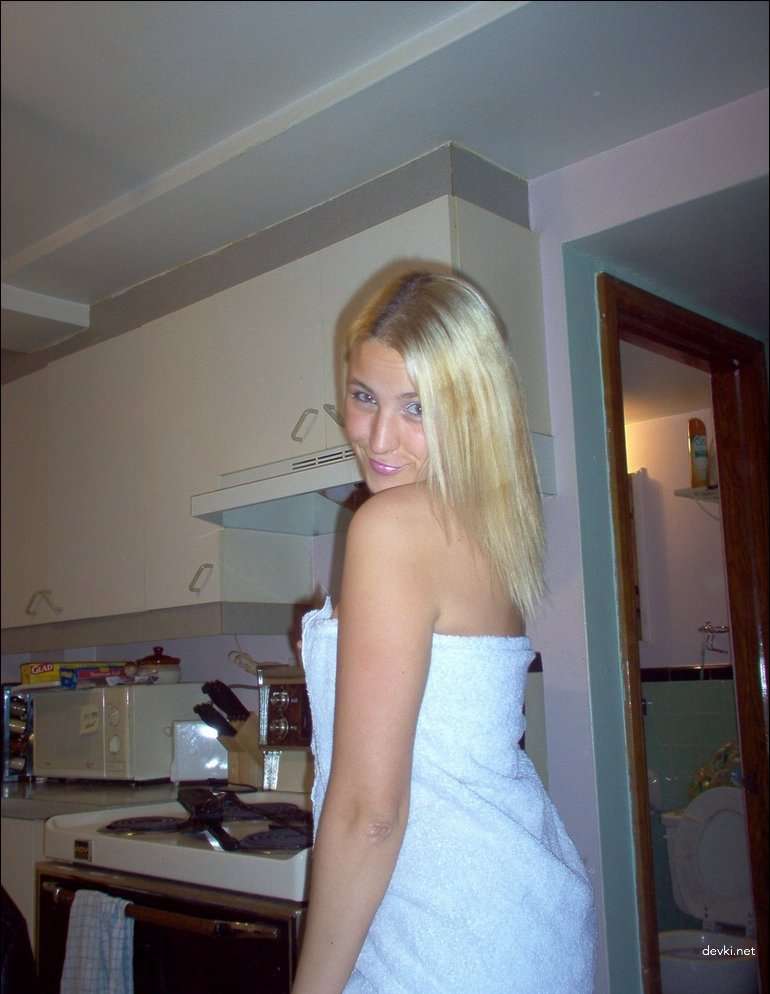 Private Nude Blonde - Explicit Amateur Porn Photos of Naked Blondie