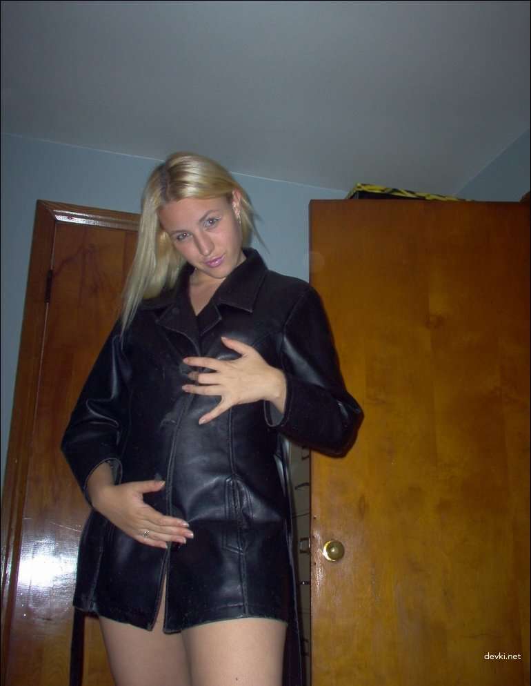 Private Nude Blonde - Explicit Amateur Porn Photos of Naked Blondie