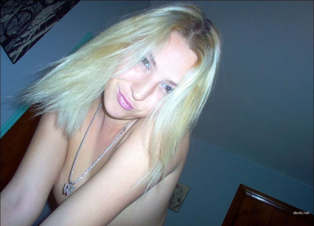 Private Nude Blonde - Explicit Amateur Porn Photos of Naked Blondie