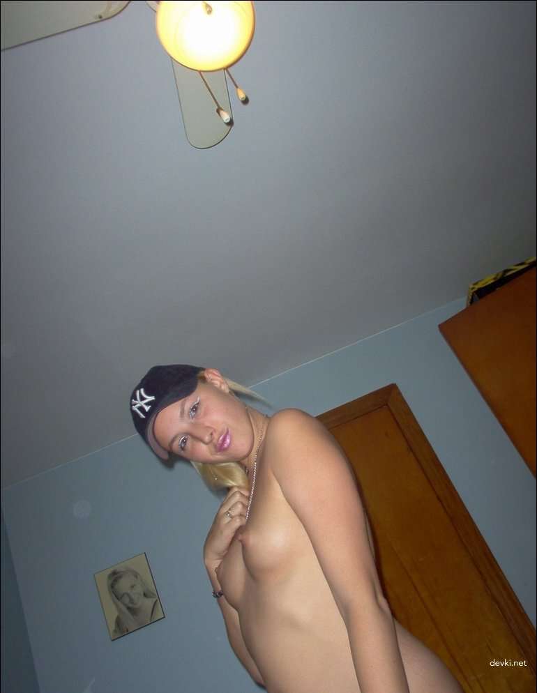 Private Nude Blonde - Explicit Amateur Porn Photos of Naked Blondie