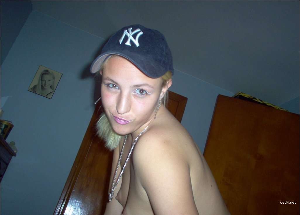 Private Nude Blonde - Explicit Amateur Porn Photos of Naked Blondie